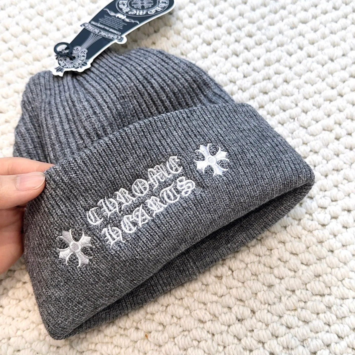 P50 🤍Chrome hearts new autumn and winter cross embroidered letter knitted hat🧶 One of the must-have hats in autumn and winter~ It really looks good on whoever wears it~, it is also a perfect match in black and white and gray in autumn~